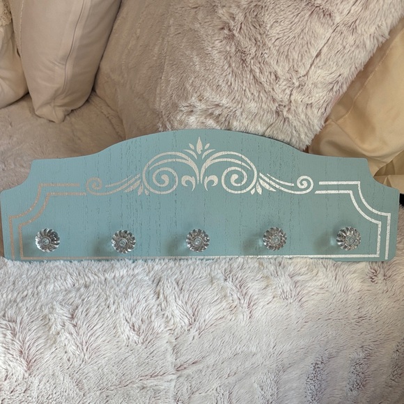 Elegant rustic looking Blue Wall Hook Rack!! - Picture 2 of 5